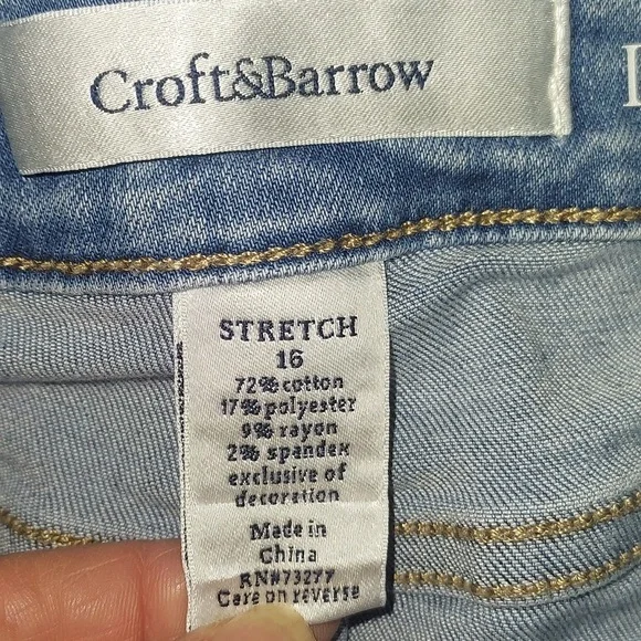 Croft & Barrow Capri Jeans - Picture 7 of 9